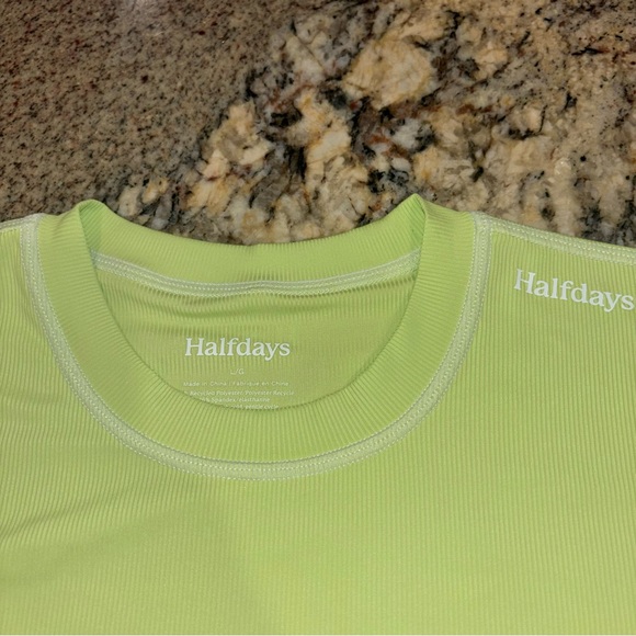 Halfdays Women's Mollie Performance Short Sleeve T-Shirt - Picture 12 of 12
